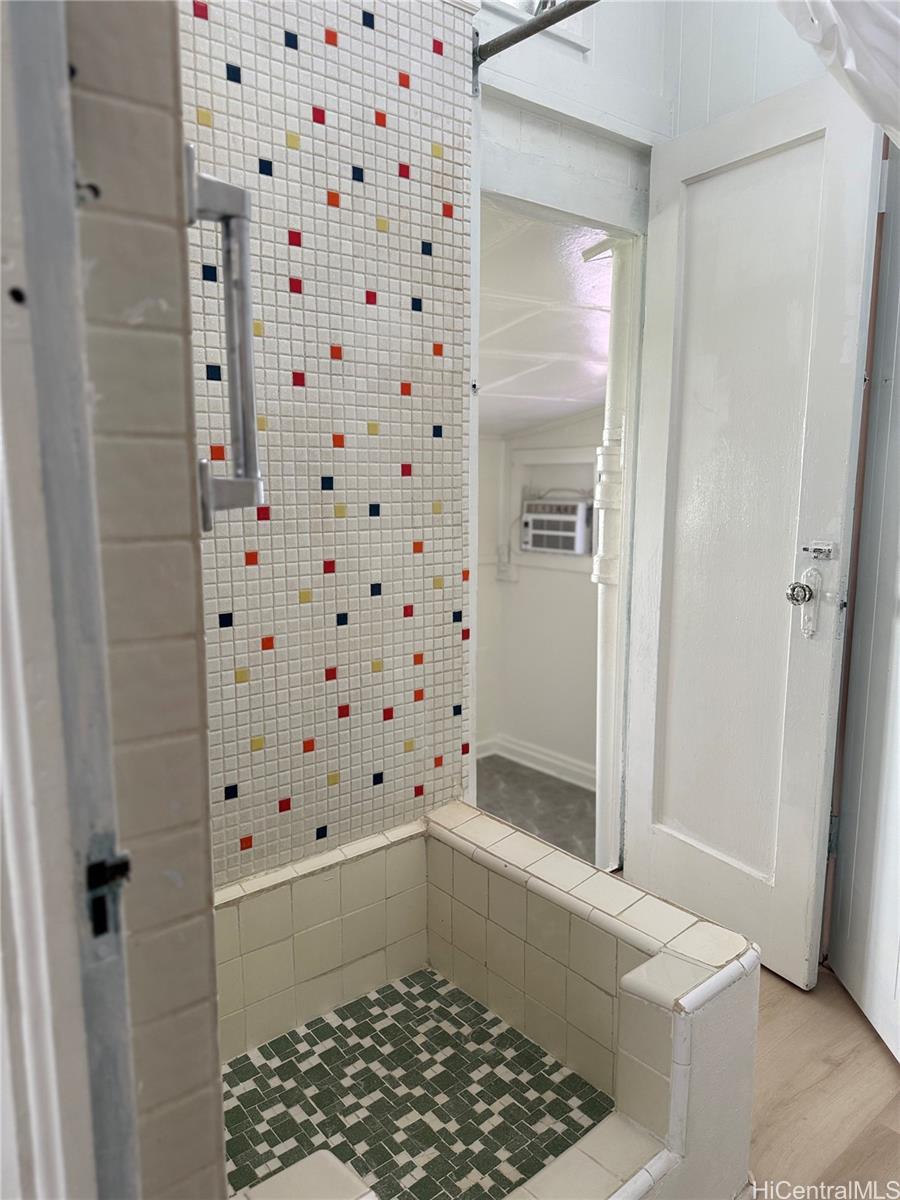 906  Belser Street Kaimuki, Diamond Head home - photo 4 of 9