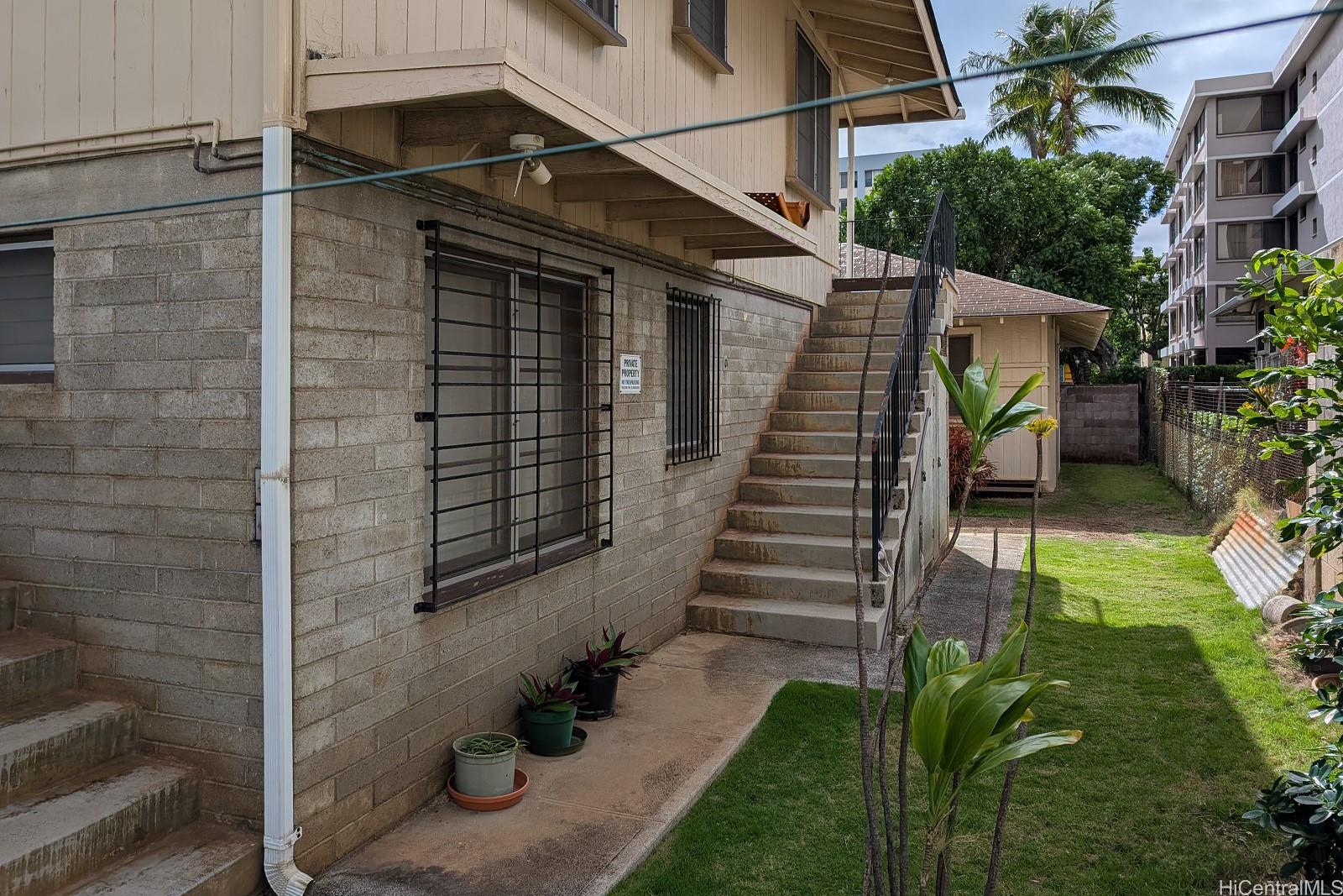 906 Hausten Street Honolulu - Multi-family - photo 8 of 21