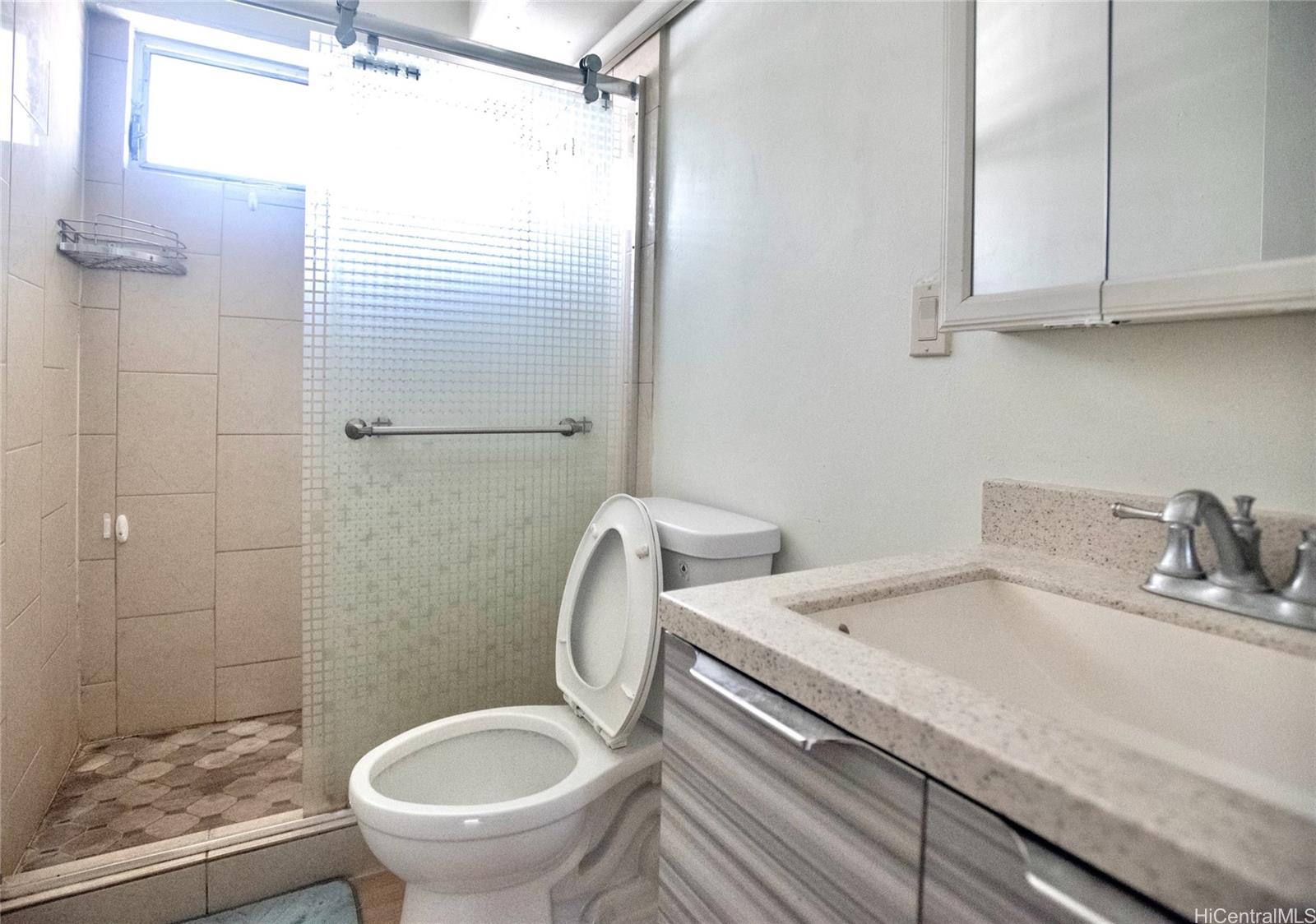 University Gardens condo # A202, Honolulu, Hawaii - photo 5 of 6