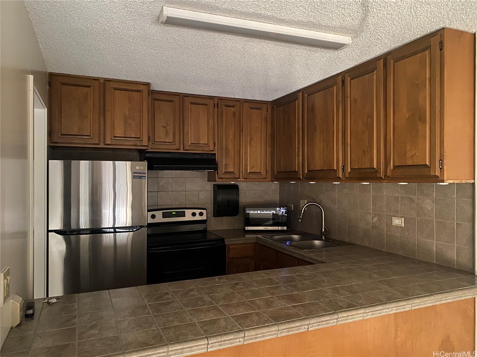 909 Ala Lilikoi St Honolulu - Rental - photo 2 of 7