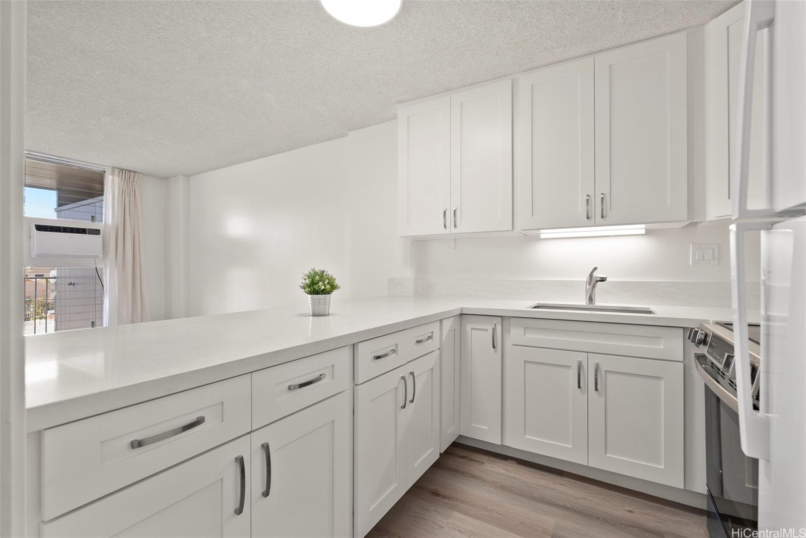 Lilikoi condo # 310, Honolulu, Hawaii - photo 6 of 25