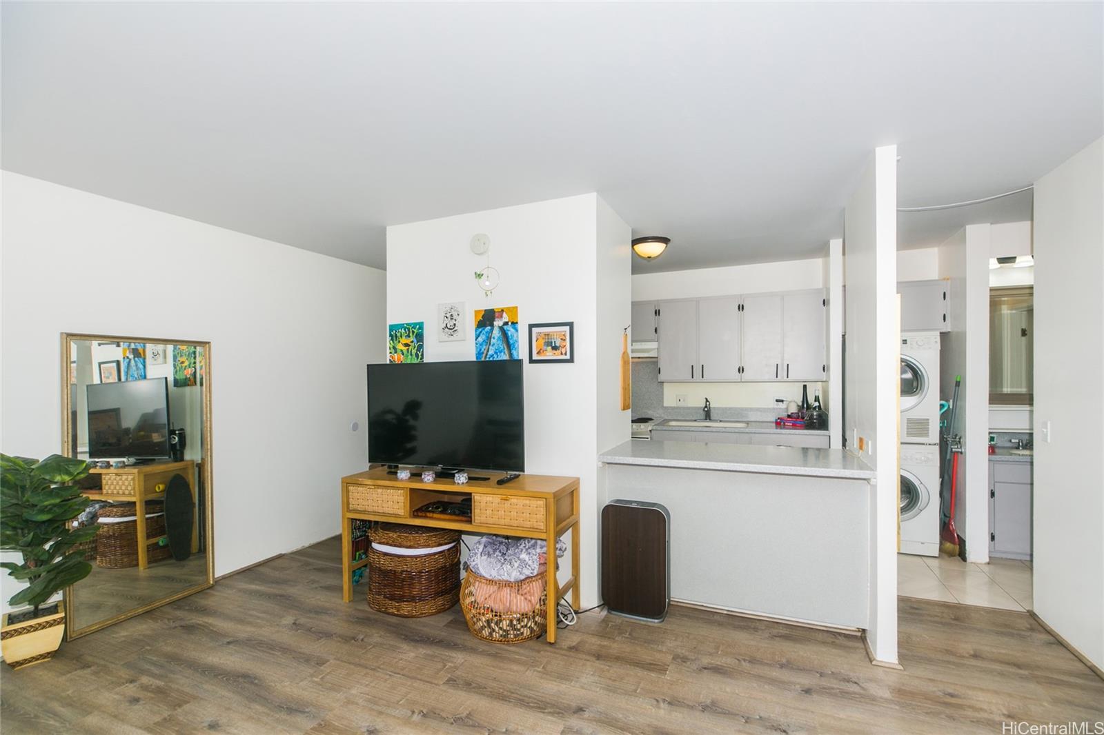 Lakeside West condos for sale in Salt Lake Oahu