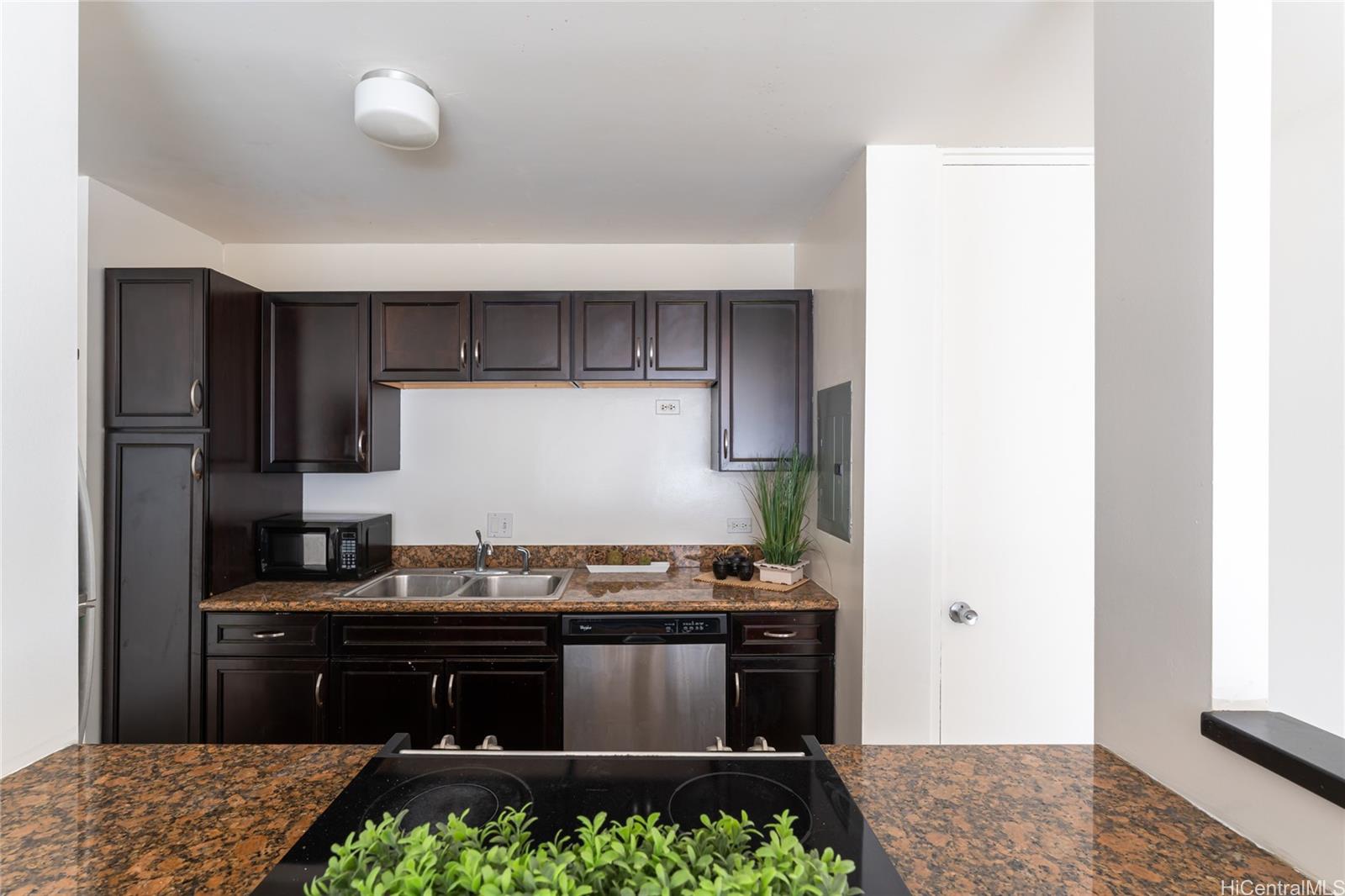 Lakeside West condo # 503, Honolulu, Hawaii - photo 4 of 15