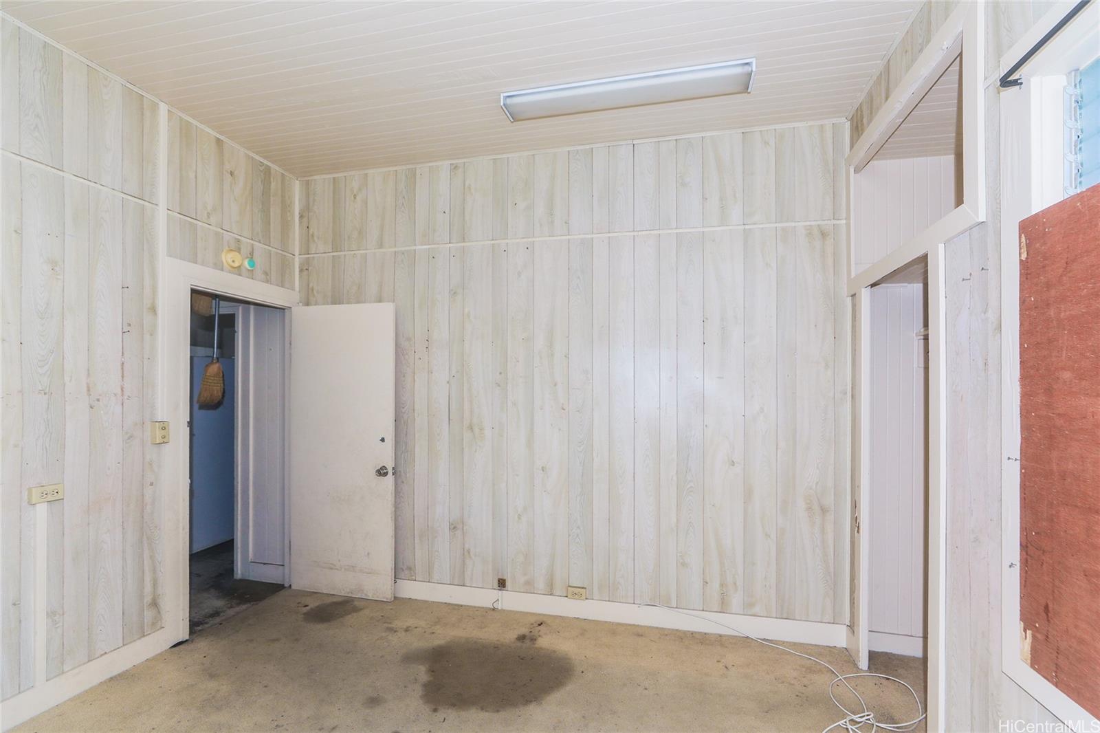 909 Eu Lane Honolulu Oahu commercial real estate photo11 of 22