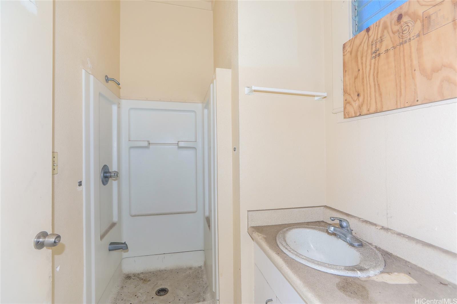 909 Eu Lane Honolulu Oahu commercial real estate photo14 of 22