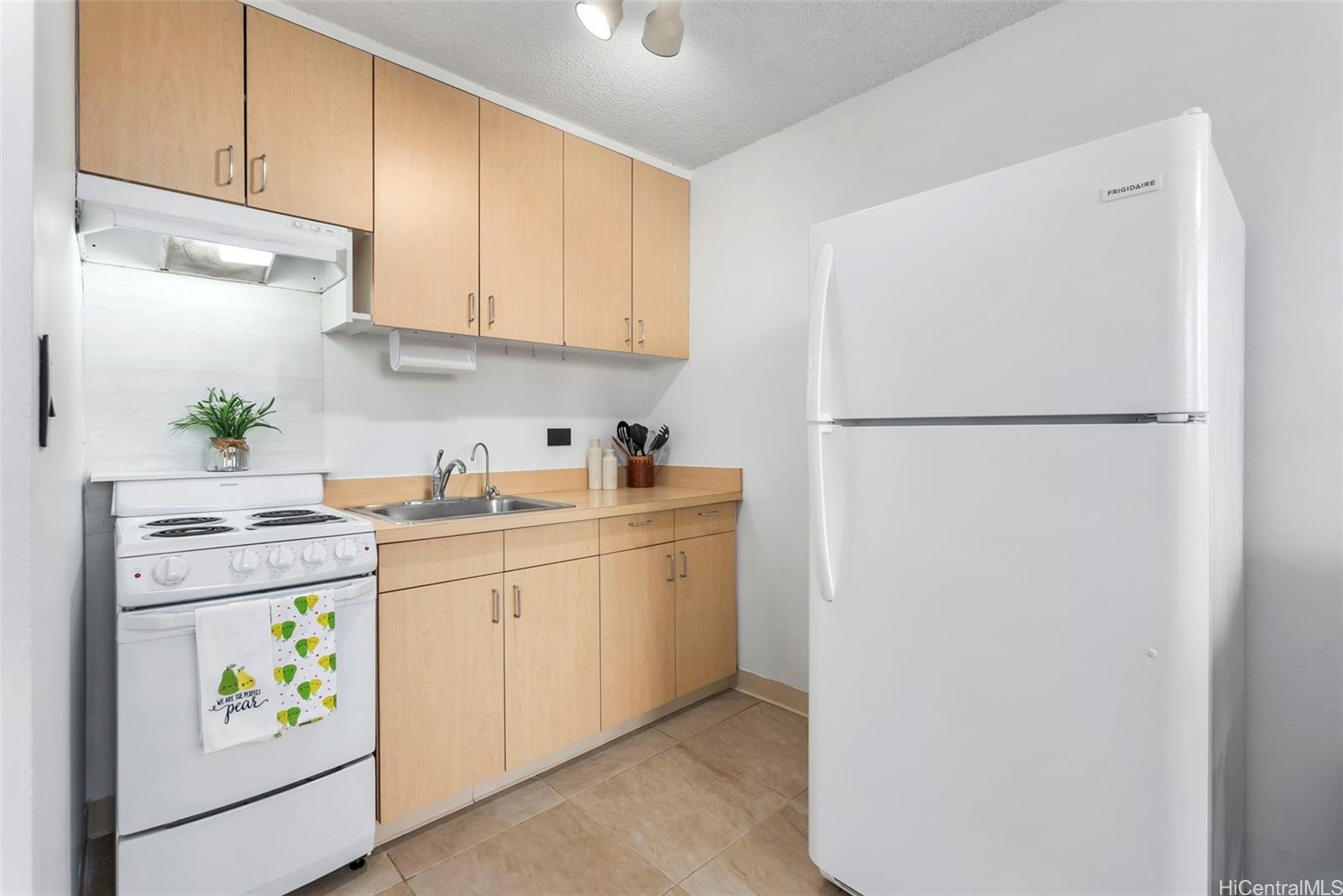 Clairmont condo # 305, Honolulu, Hawaii - photo 8 of 15