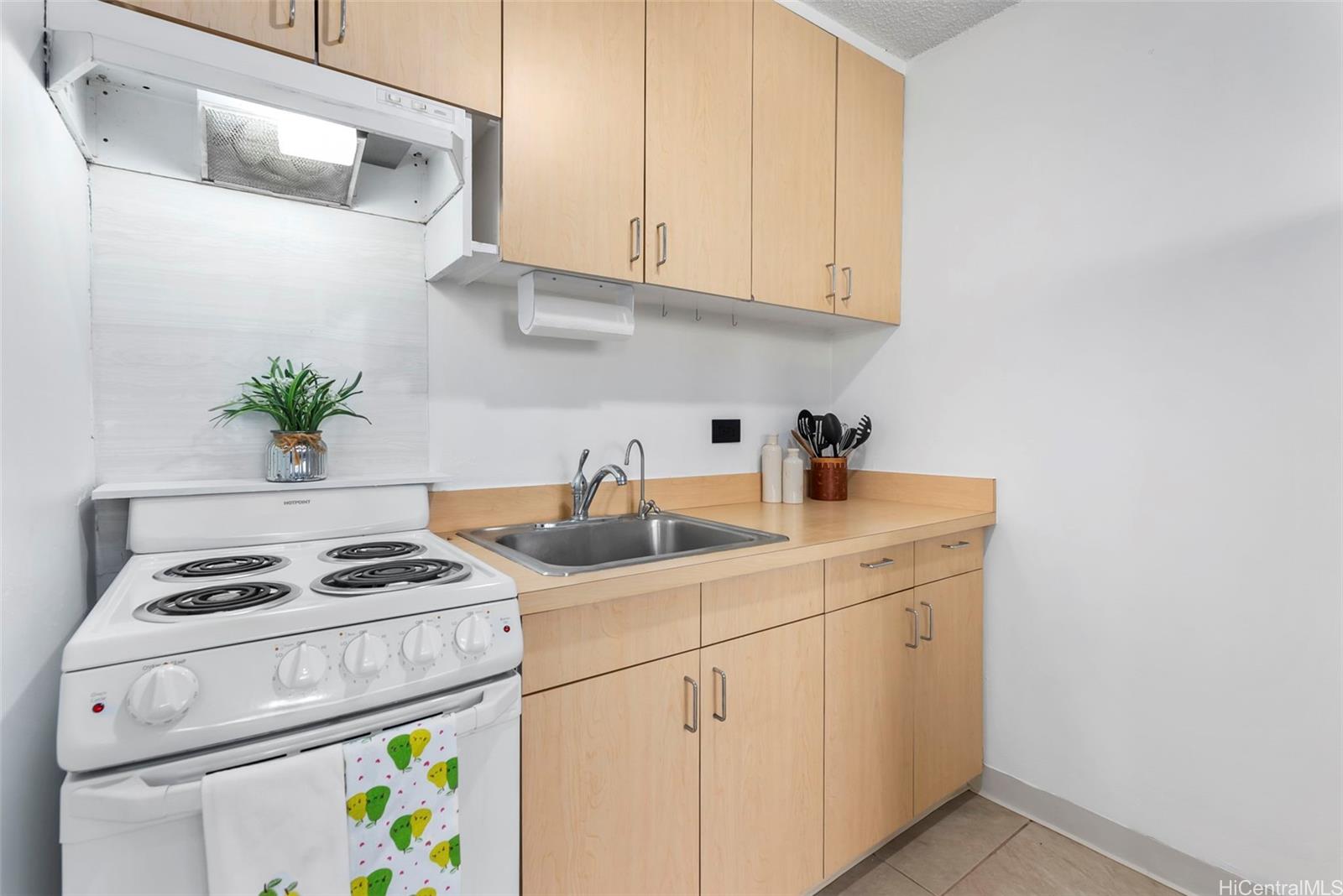 Clairmont condo # 305, Honolulu, Hawaii - photo 9 of 15