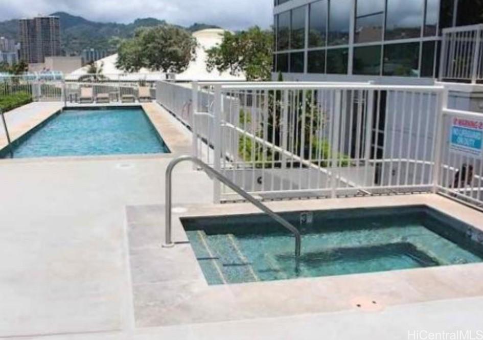 909 Kapiolani Blvd Honolulu - Rental - photo 3 of 9