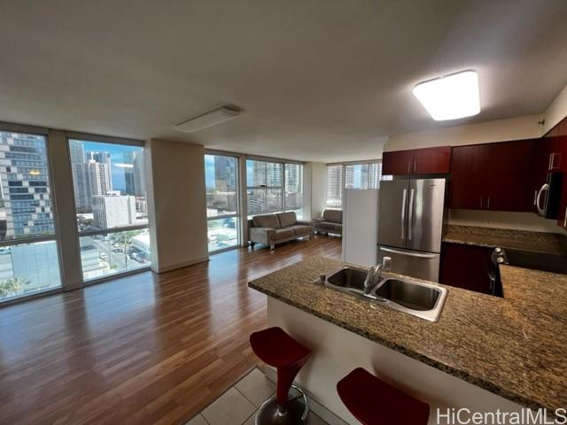 909 Kapiolani condo # 1401, Honolulu, Hawaii - photo 2 of 25