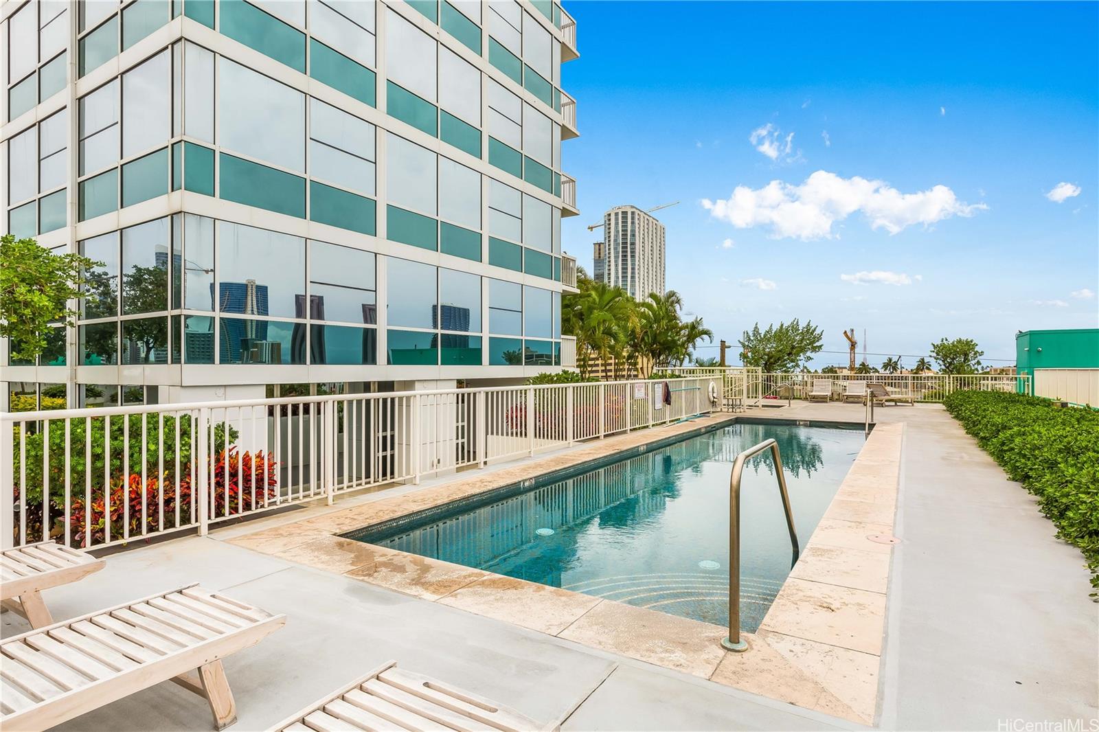 909 Kapiolani condo # 1607, Honolulu, Hawaii - photo 17 of 21