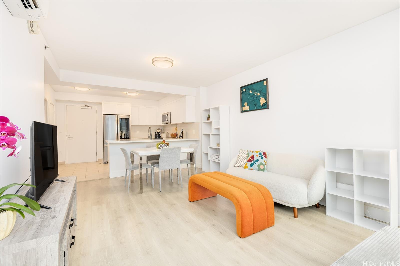 909 Kapiolani condo # 1607, Honolulu, Hawaii - photo 4 of 21