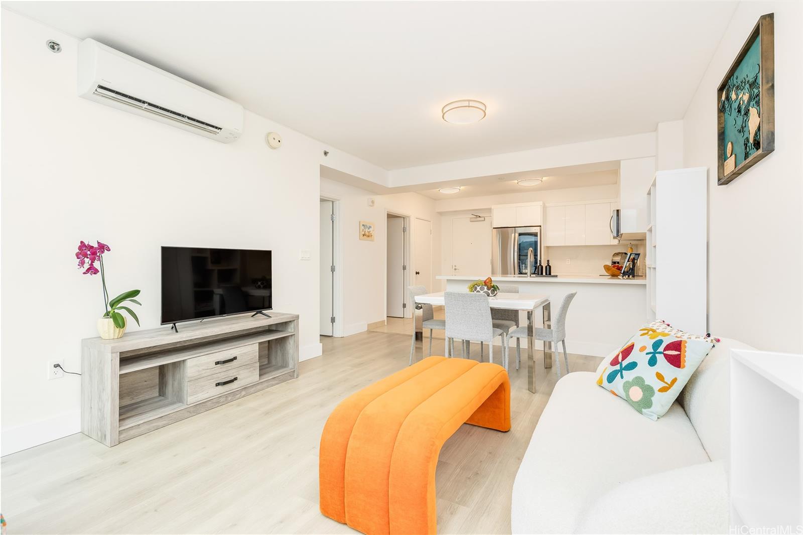 909 Kapiolani condo # 1607, Honolulu, Hawaii - photo 5 of 21