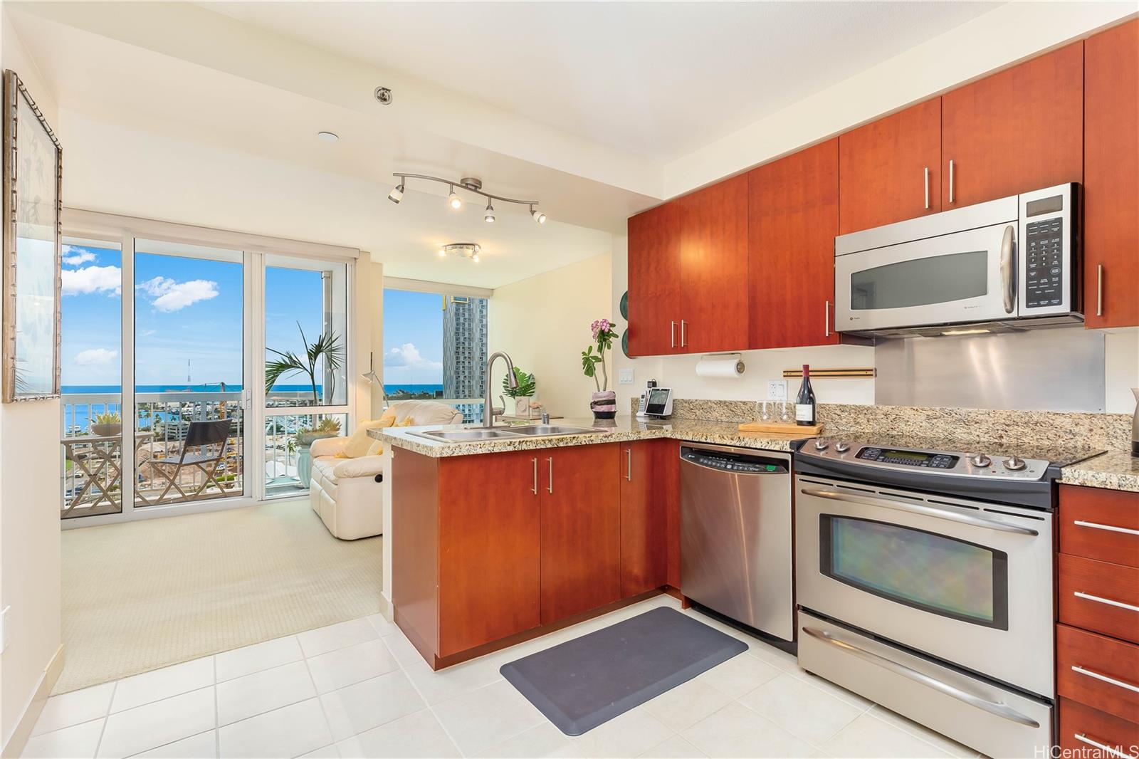 909 Kapiolani 1702, 909 Kapiolani Blvd, Honolulu Kakaako condo For sale