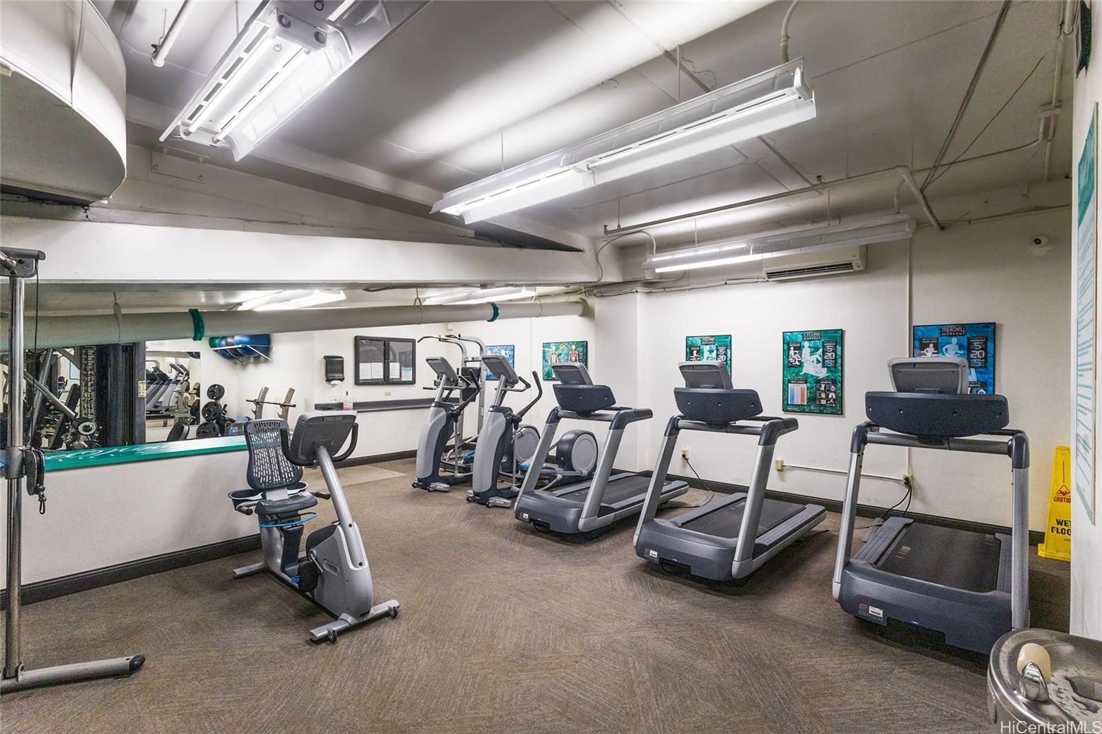 909 Kapiolani condo # 2207, Honolulu, Hawaii - photo 18 of 19