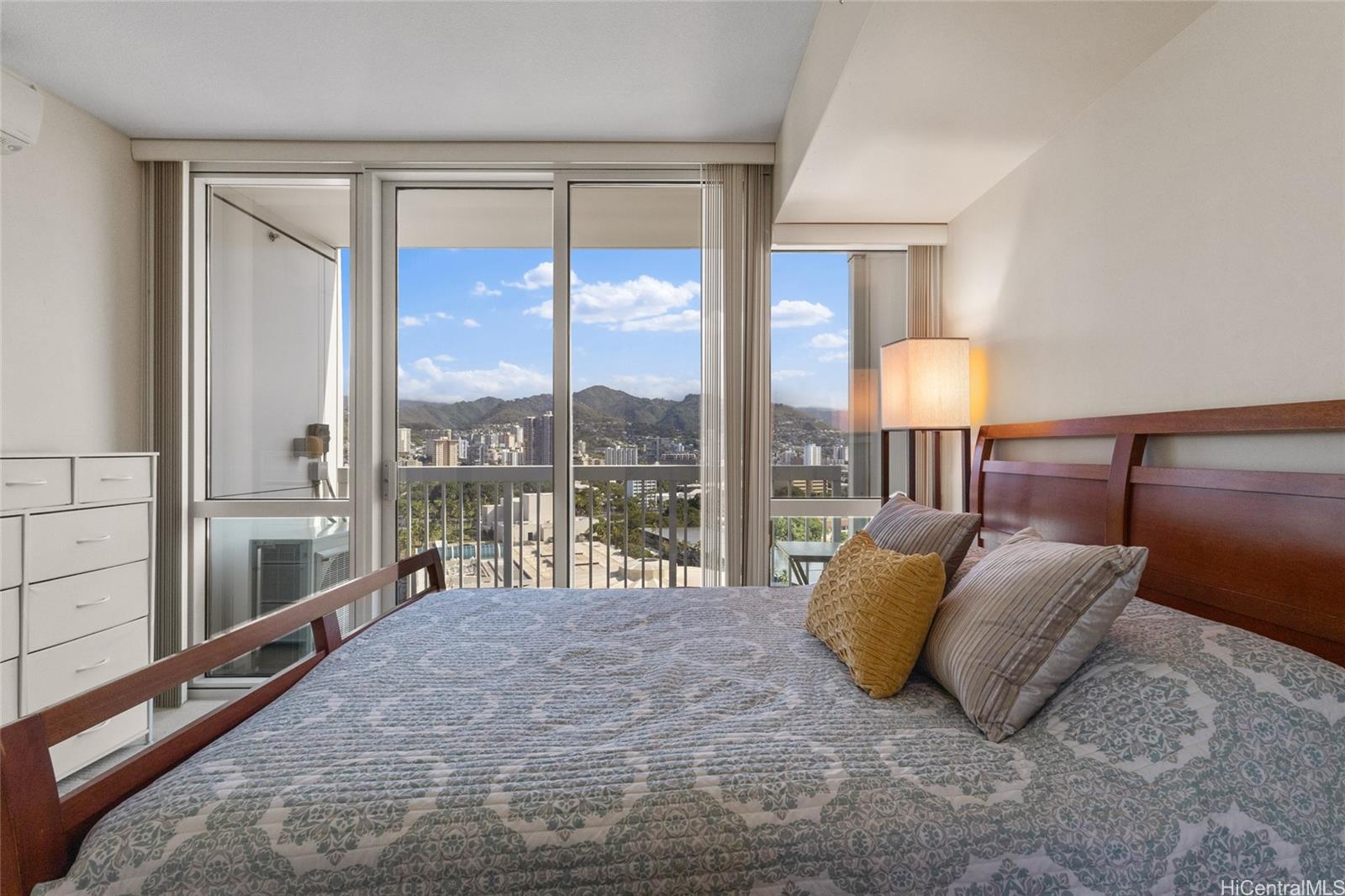 909 Kapiolani condo # 2207, Honolulu, Hawaii - photo 5 of 19
