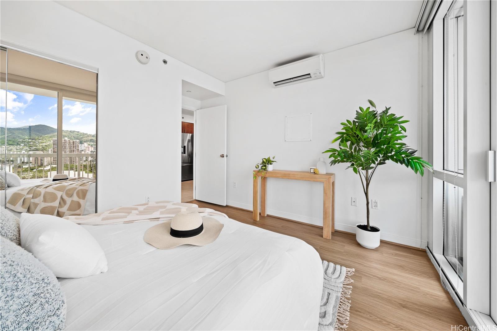 909 Kapiolani condo # 2305, Honolulu, Hawaii - photo 14 of 24