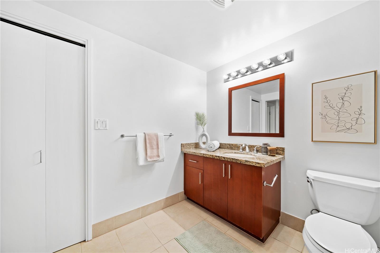 909 Kapiolani condo # 2305, Honolulu, Hawaii - photo 17 of 24