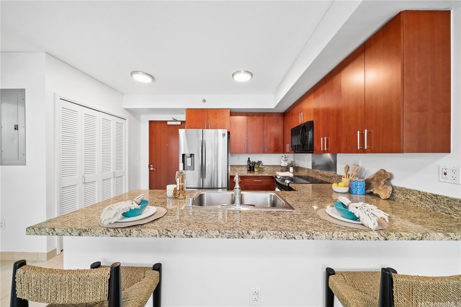 909 Kapiolani condo # 2305, Honolulu, Hawaii - photo 8 of 24