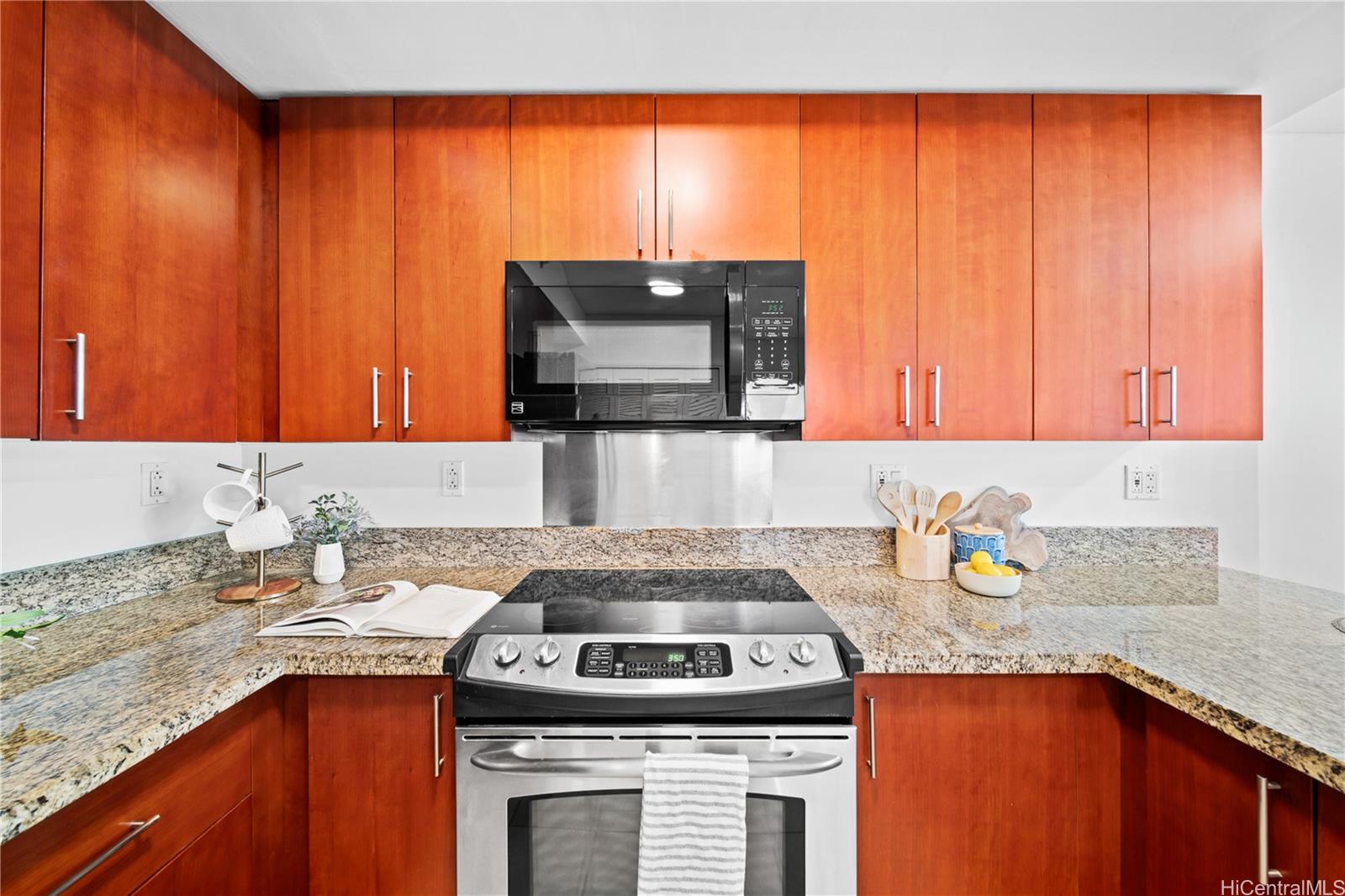 909 Kapiolani condo # 2305, Honolulu, Hawaii - photo 9 of 24