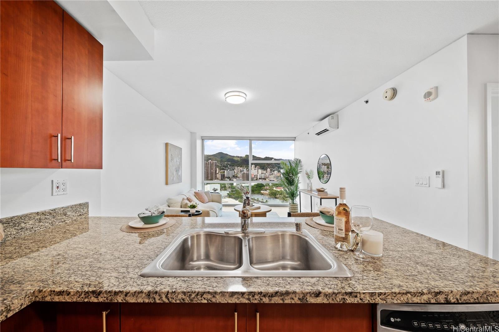 909 Kapiolani condo # 2305, Honolulu, Hawaii - photo 10 of 24