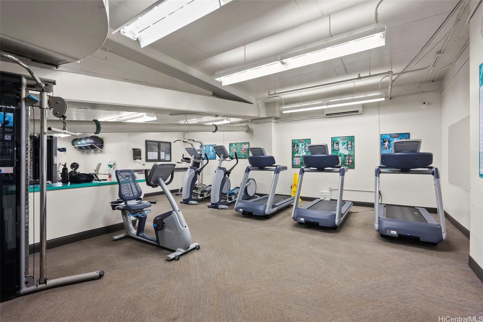 909 Kapiolani condo # 2405, Honolulu, Hawaii - photo 19 of 25