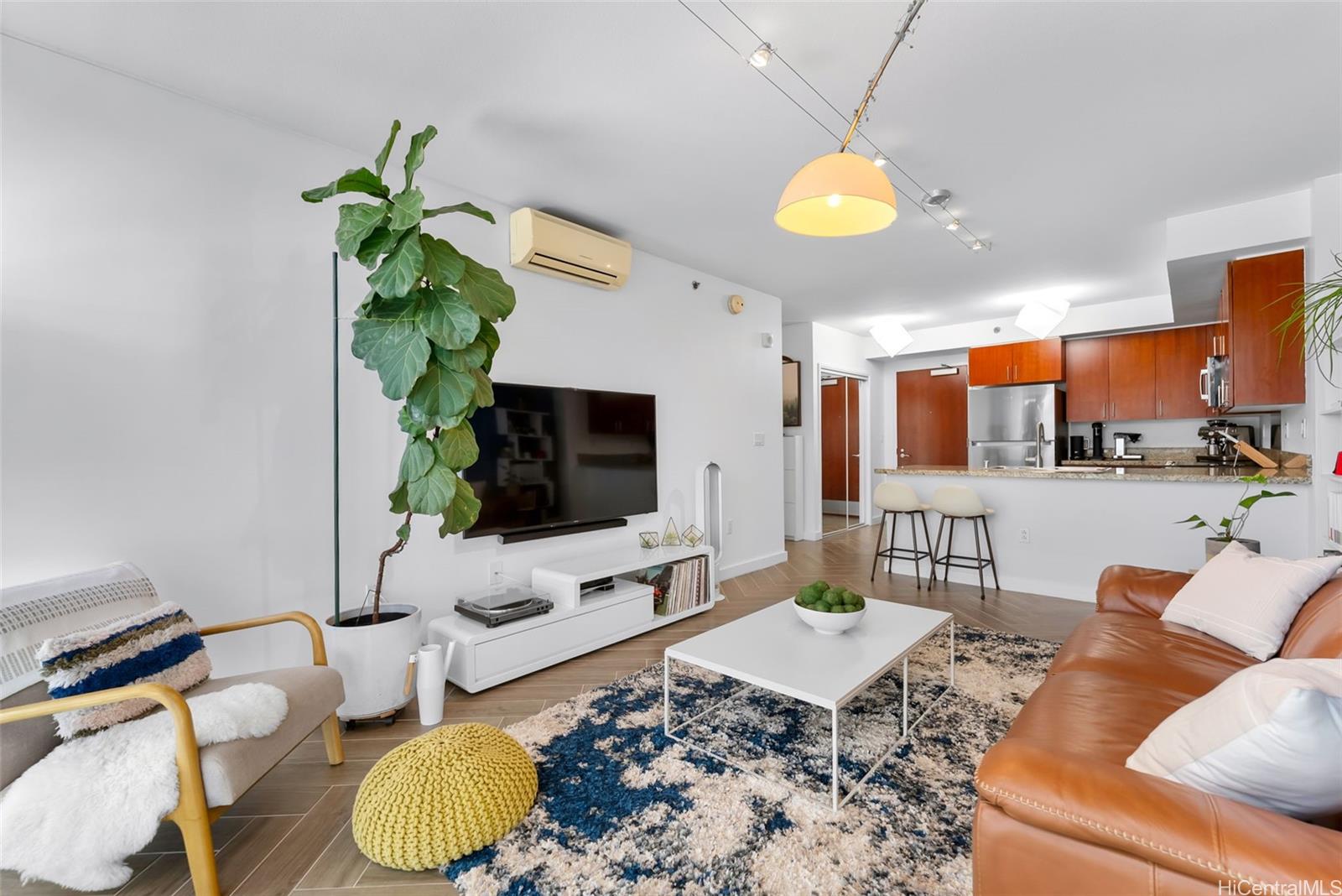 909 Kapiolani condo # 2405, Honolulu, Hawaii - photo 5 of 25