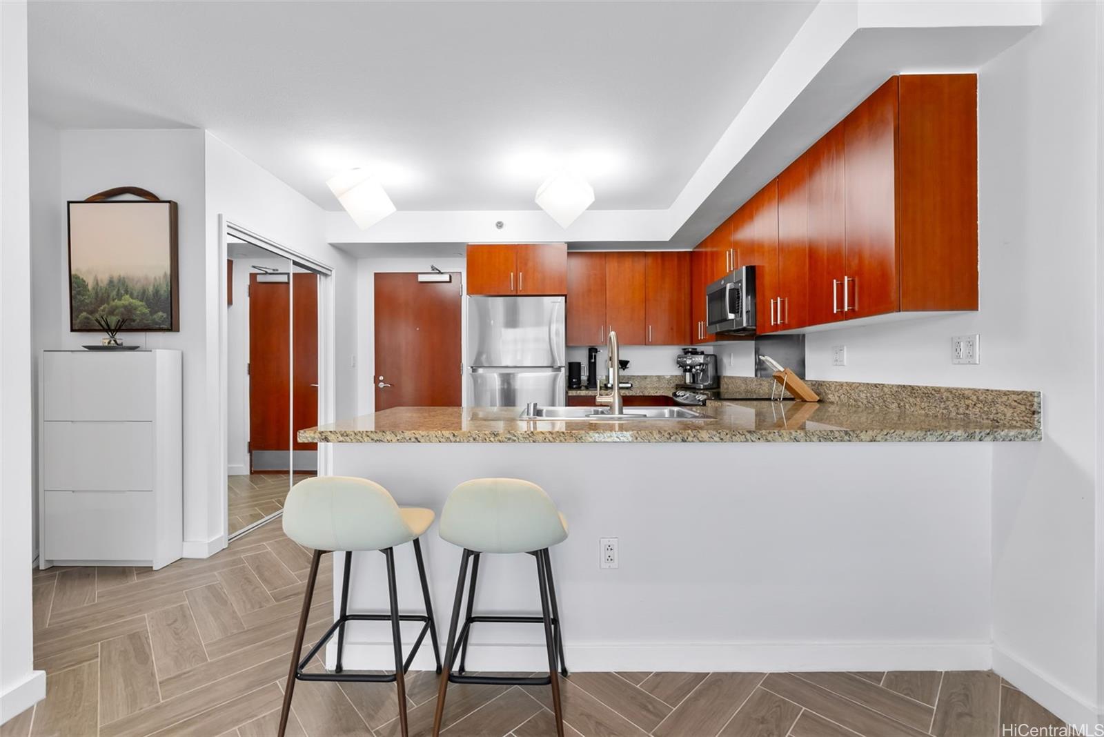 909 Kapiolani condo # 2405, Honolulu, Hawaii - photo 8 of 25