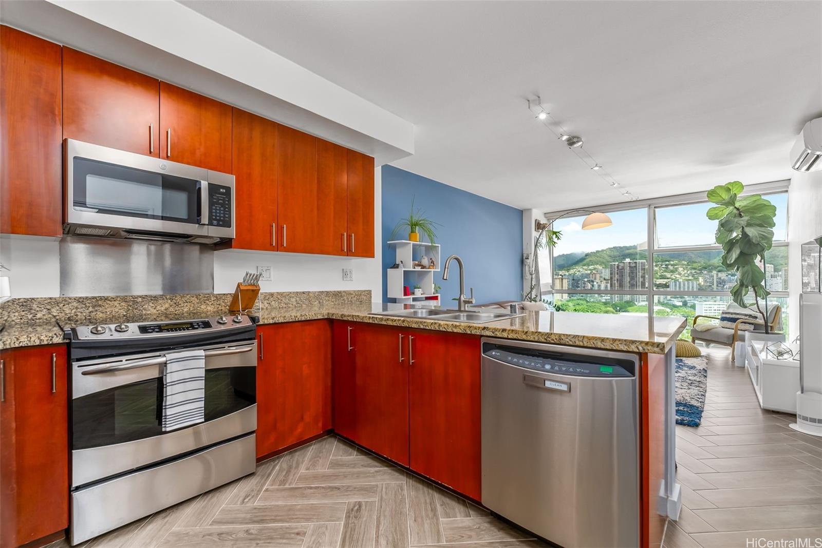 909 Kapiolani condo # 2405, Honolulu, Hawaii - photo 10 of 25