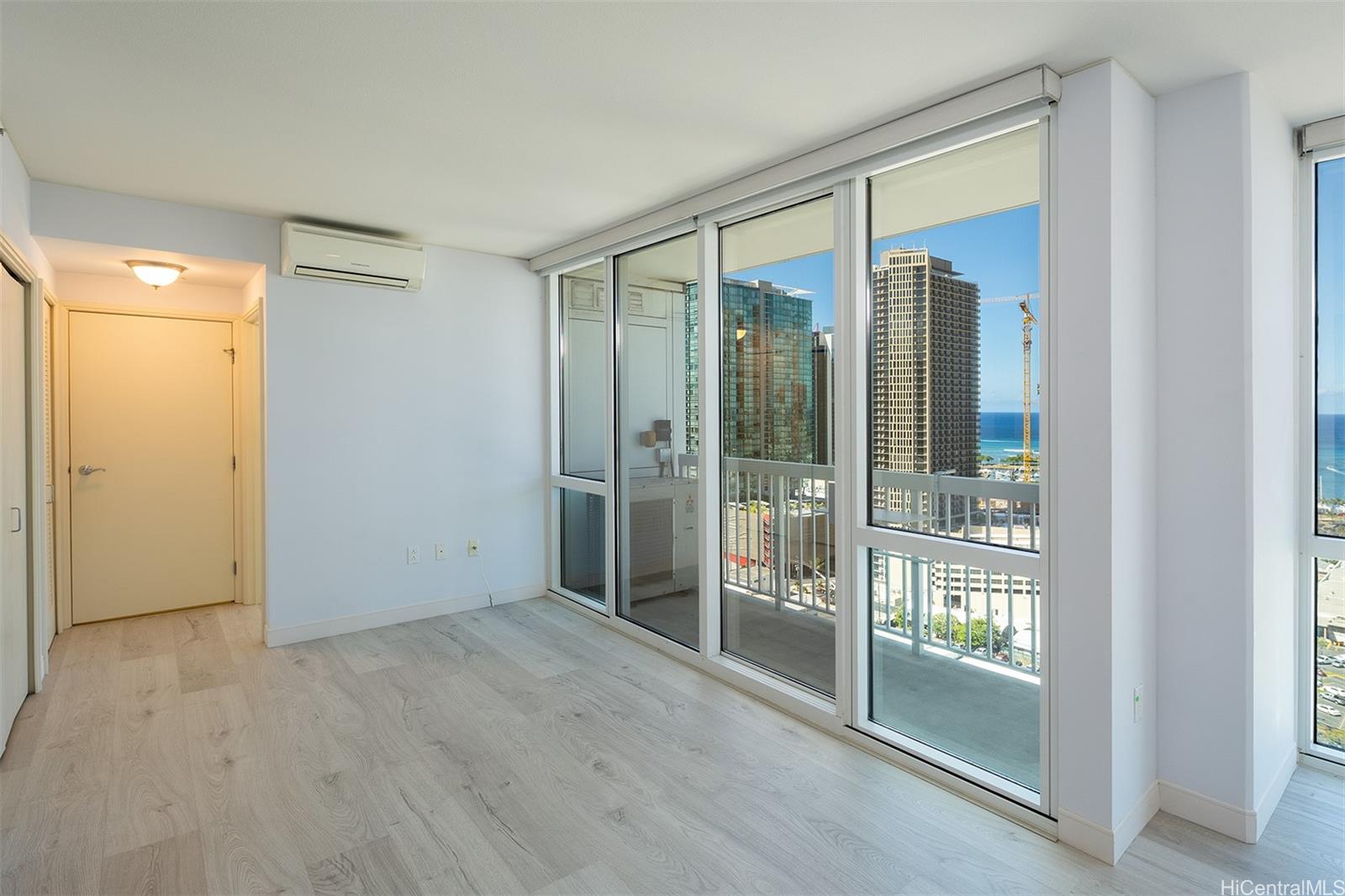 909 Kapiolani Blvd Honolulu - Rental - photo 2 of 22