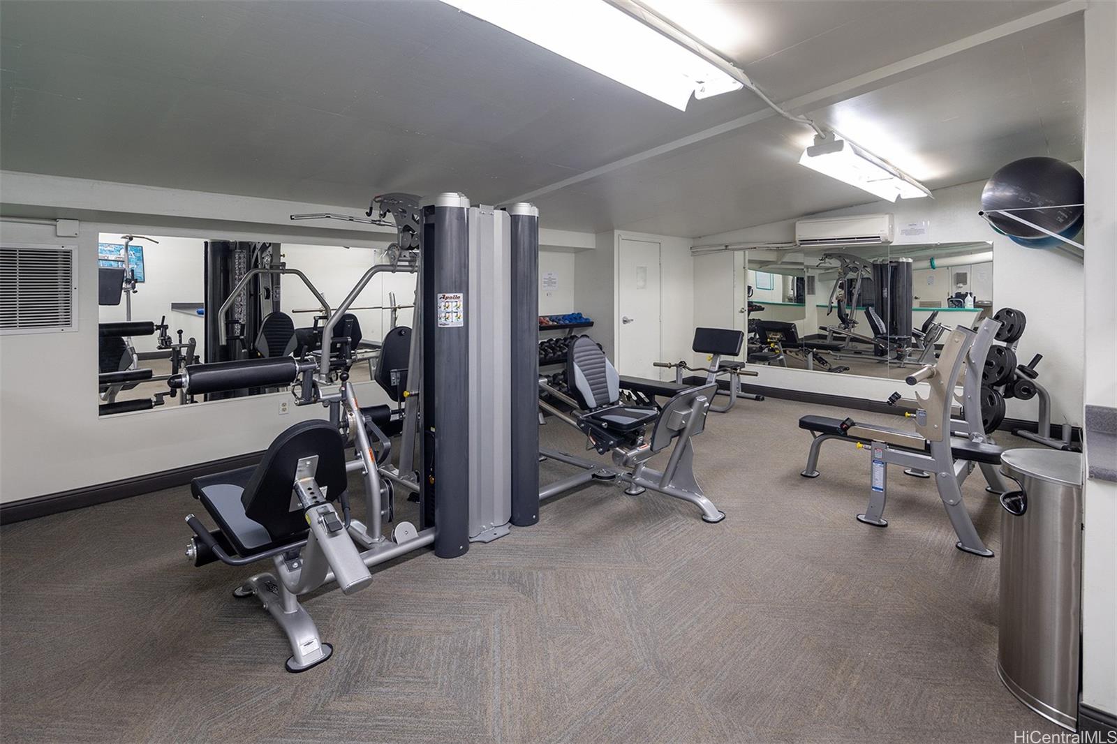 909 Kapiolani Blvd Honolulu - Rental - photo 21 of 22