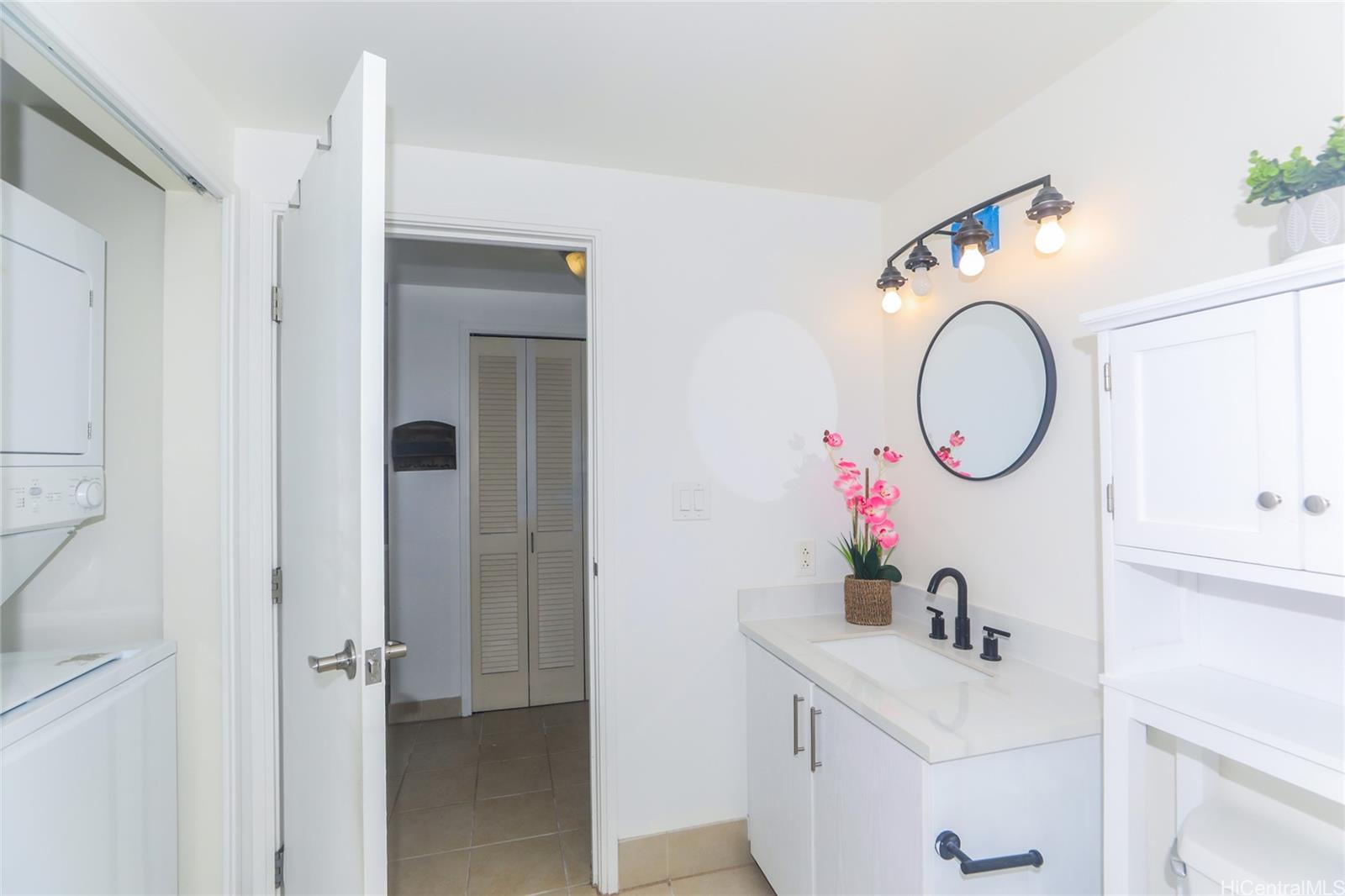 909 Kapiolani condo # 701, Honolulu, Hawaii - photo 18 of 25