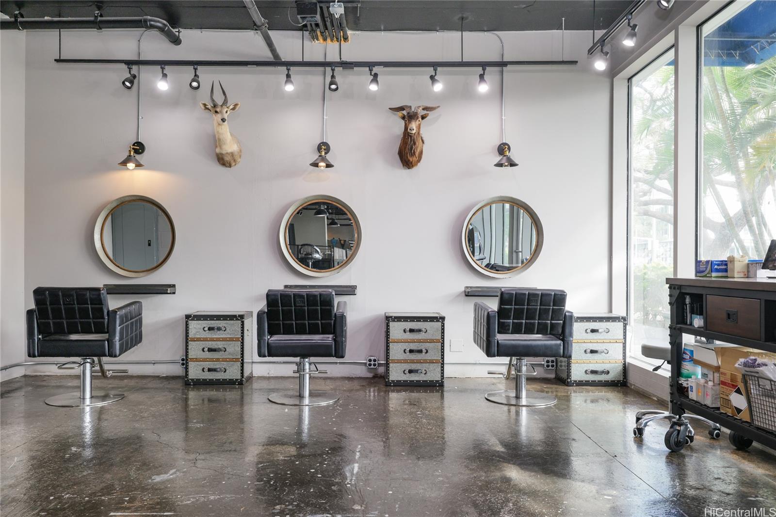 909 Kapiolani Blvd Kakaako  - photo 2 of 21