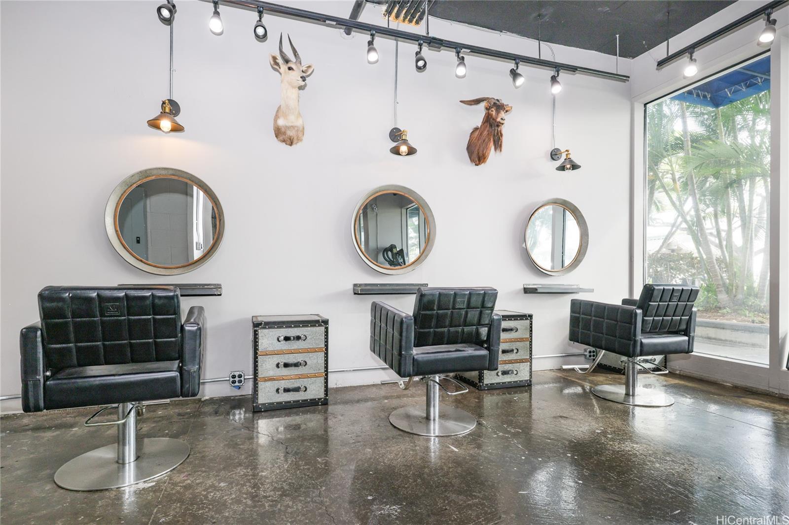 909 Kapiolani Blvd Kakaako  - photo 4 of 21