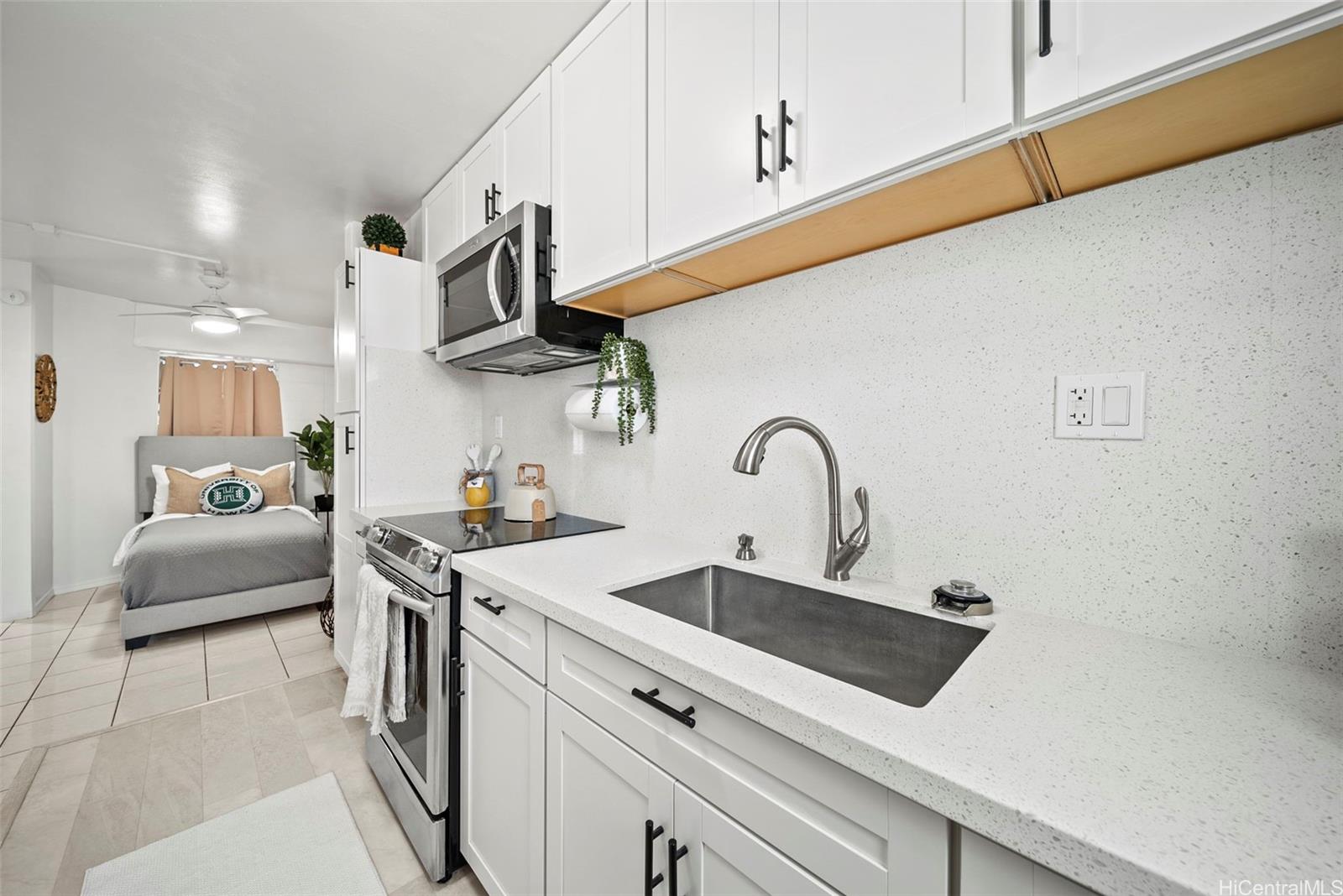 KUILEI GARDENS condo # 210, Honolulu, Hawaii - photo 5 of 17