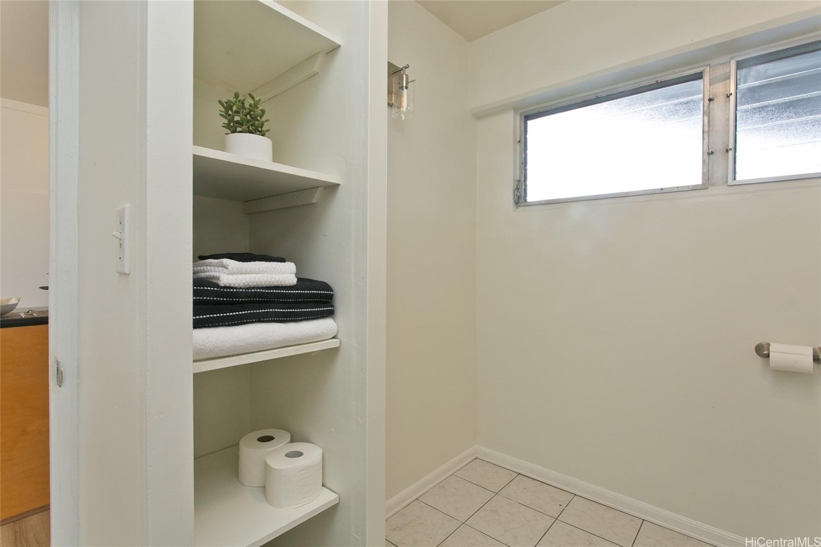 Kuilei Gardens condo # 211, Honolulu, Hawaii - photo 9 of 10