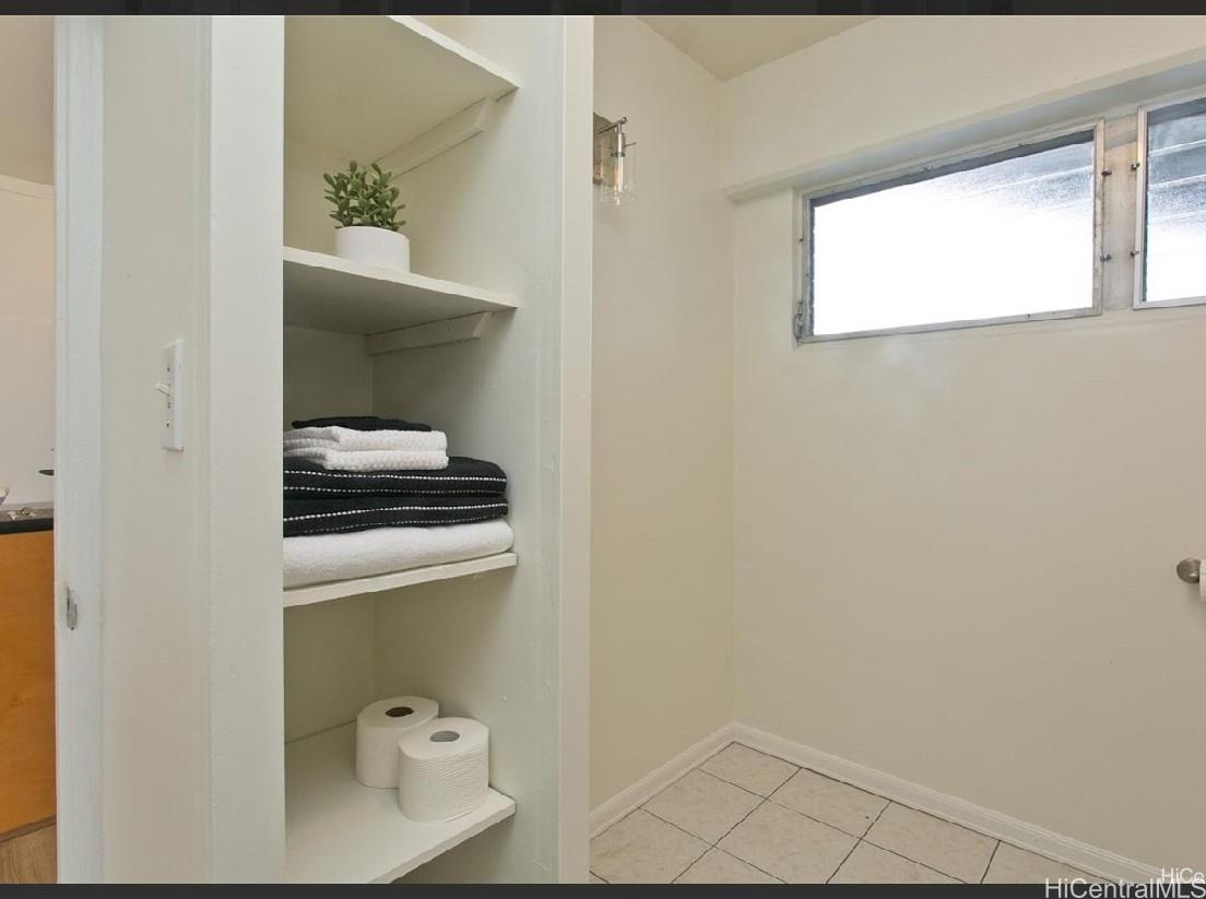 909 University Ave Honolulu - Rental - photo 9 of 10