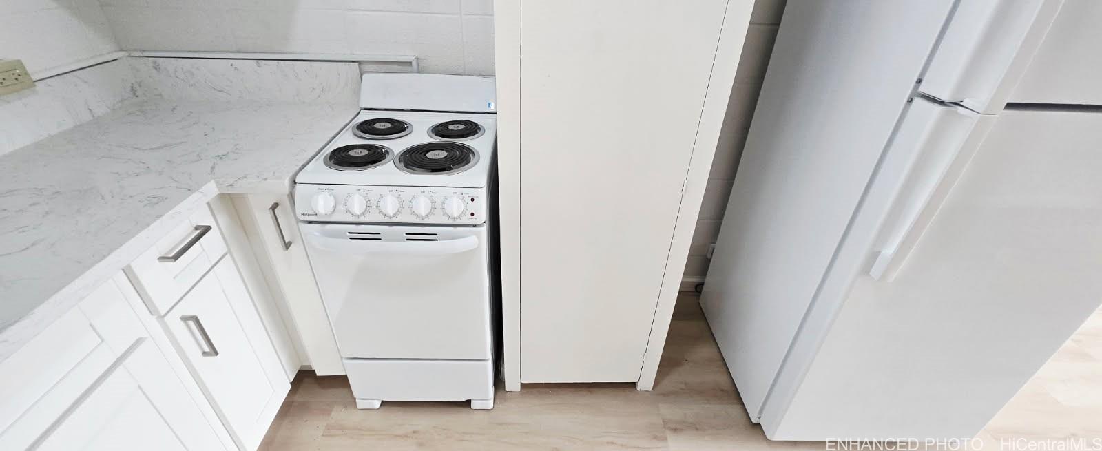 909 University Ave Honolulu - Rental - photo 5 of 13