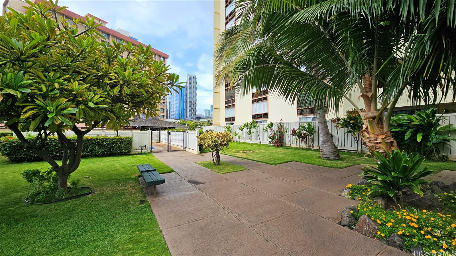 Sandalwood condo # 1006, Honolulu, Hawaii - photo 2 of 25