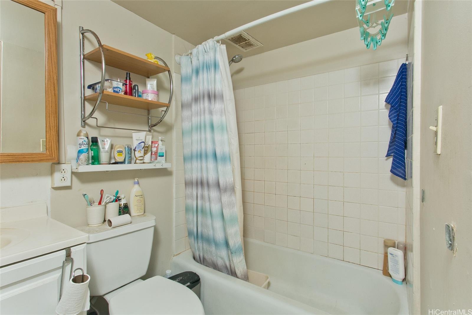 Sandalwood condo # 1008, Honolulu, Hawaii - photo 9 of 12