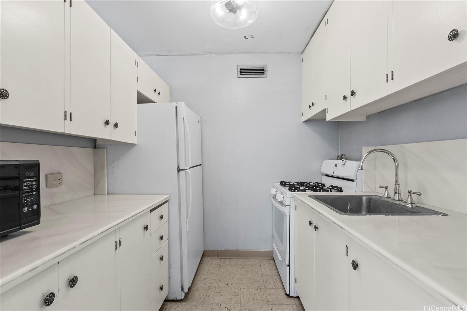 Sandalwood condo # 408, Honolulu, Hawaii - photo 3 of 16