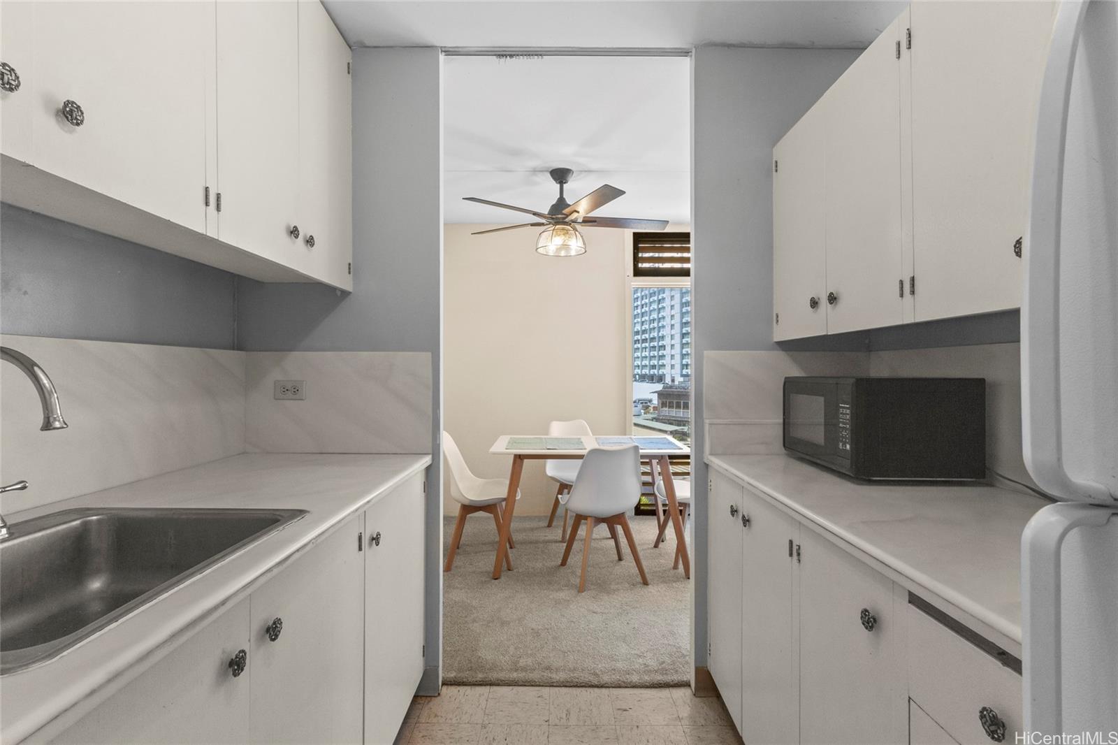 Sandalwood condo # 408, Honolulu, Hawaii - photo 4 of 16