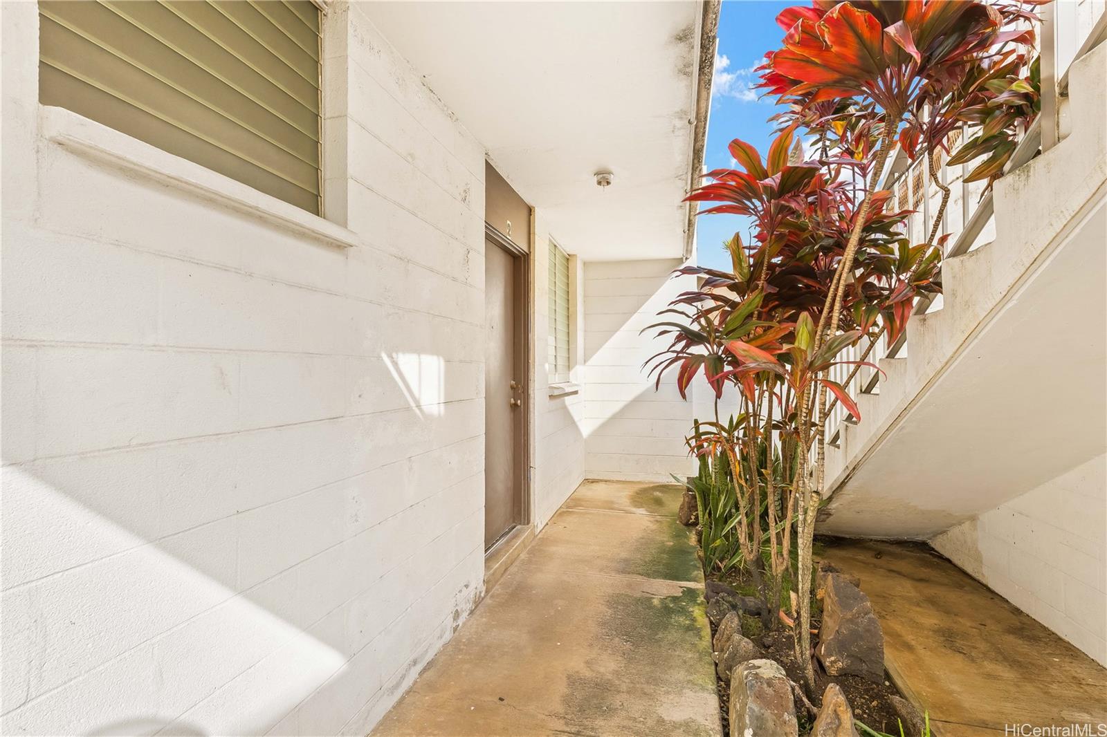 910 Factory Street Honolulu - Multi-family - photo 8 of 19
