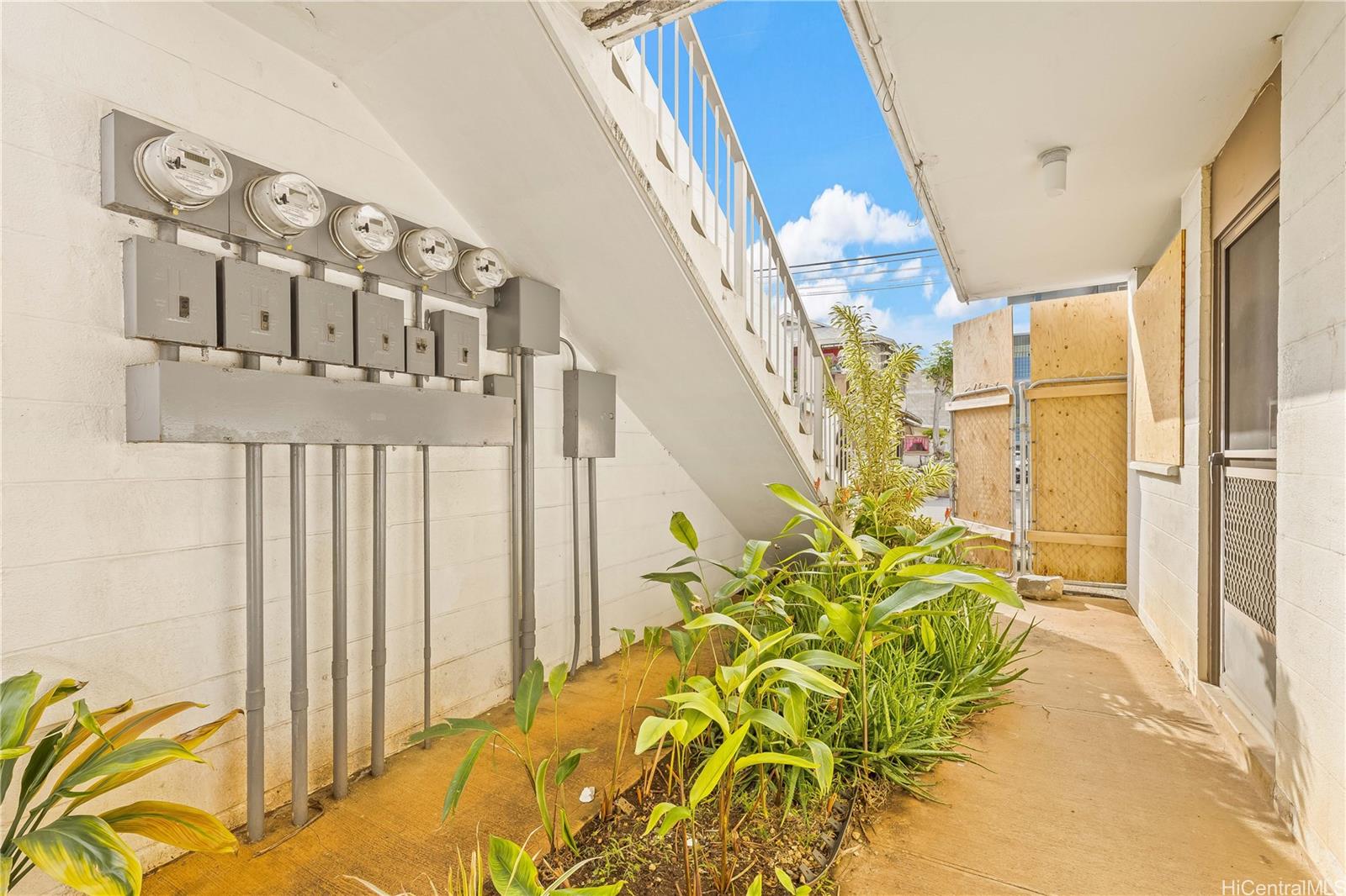 910 Factory Street Honolulu - Multi-family - photo 10 of 19
