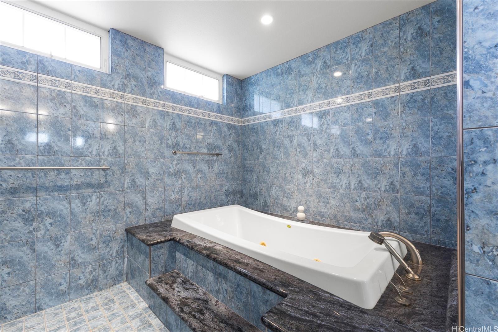 910  Hunakai Street Kahala Area, Diamond Head home - photo 16 of 25