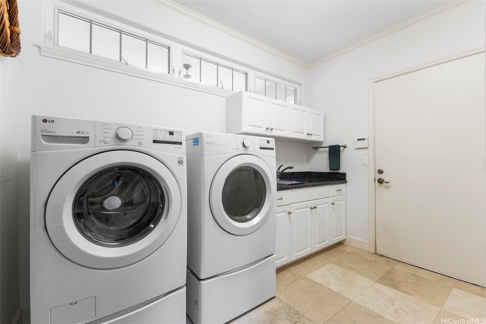 910  Hunakai Street Kahala Area, Diamond Head home - photo 23 of 25