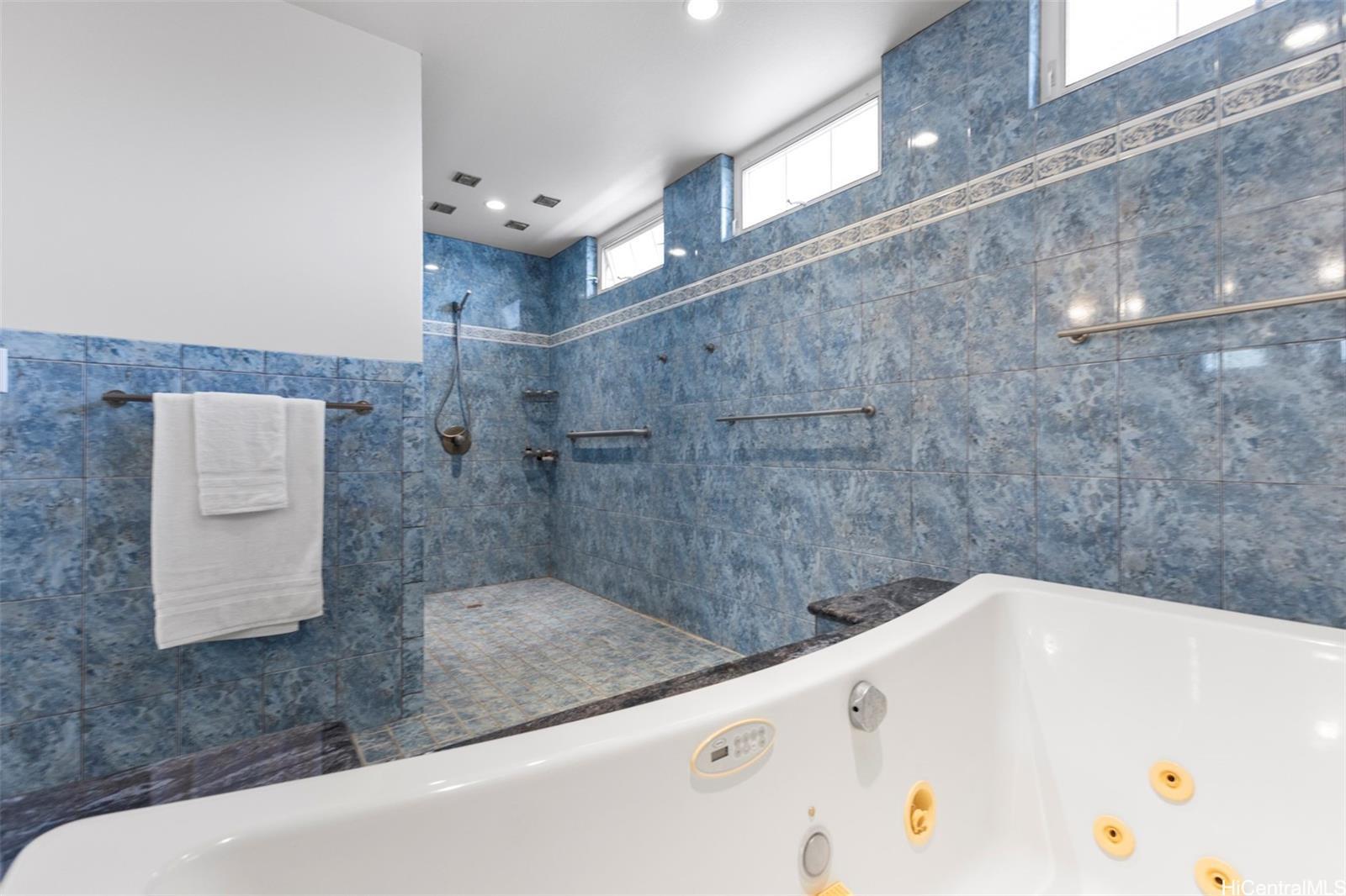 910  Hunakai Street Kahala Area, Diamond Head home - photo 17 of 25