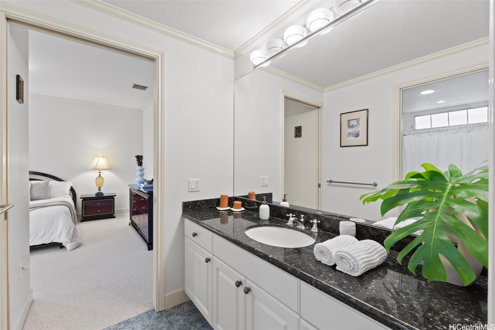 910  Hunakai Street Kahala Area, Diamond Head home - photo 19 of 25