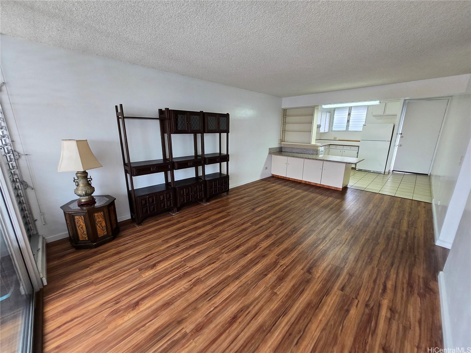 Holiday Parkway condo # 303, Honolulu, Hawaii - photo 3 of 15