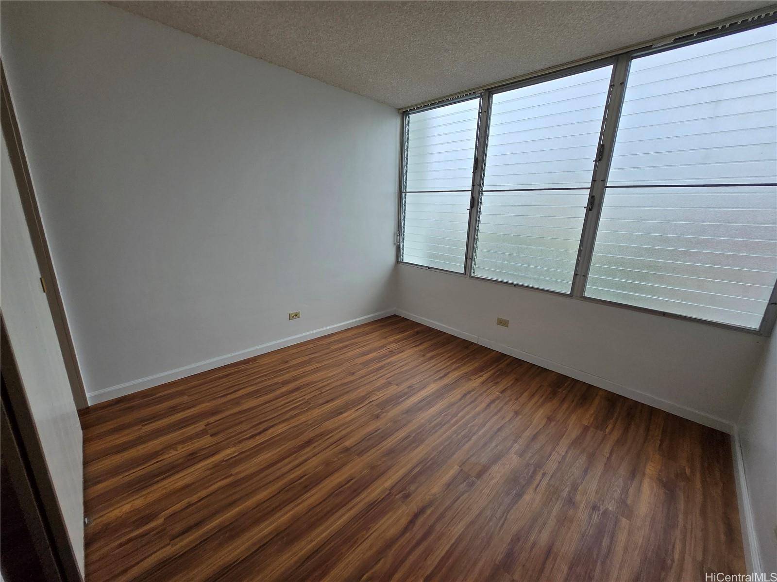 Holiday Parkway condo # 303, Honolulu, Hawaii - photo 7 of 15