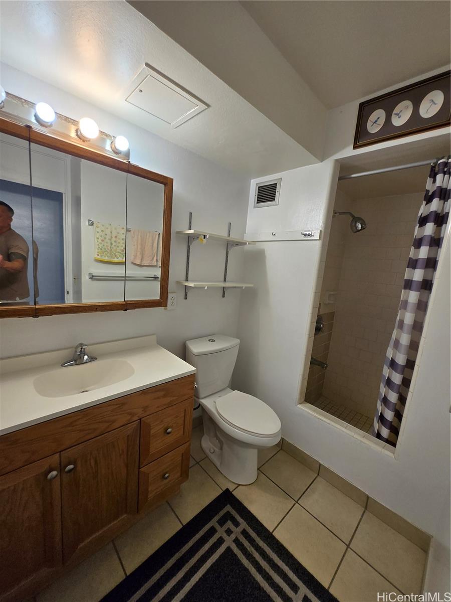 Holiday Parkway condo # 303, Honolulu, Hawaii - photo 9 of 15